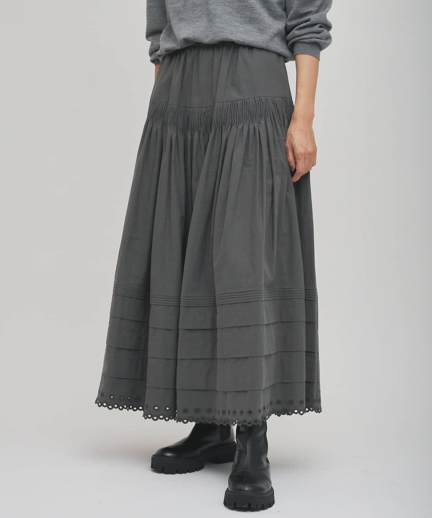 【GEMINI】波浪邊刺繡半身裙