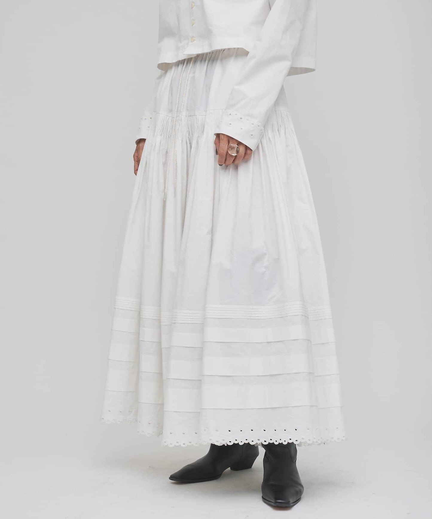 【GEMINI】波浪邊刺繡半身裙