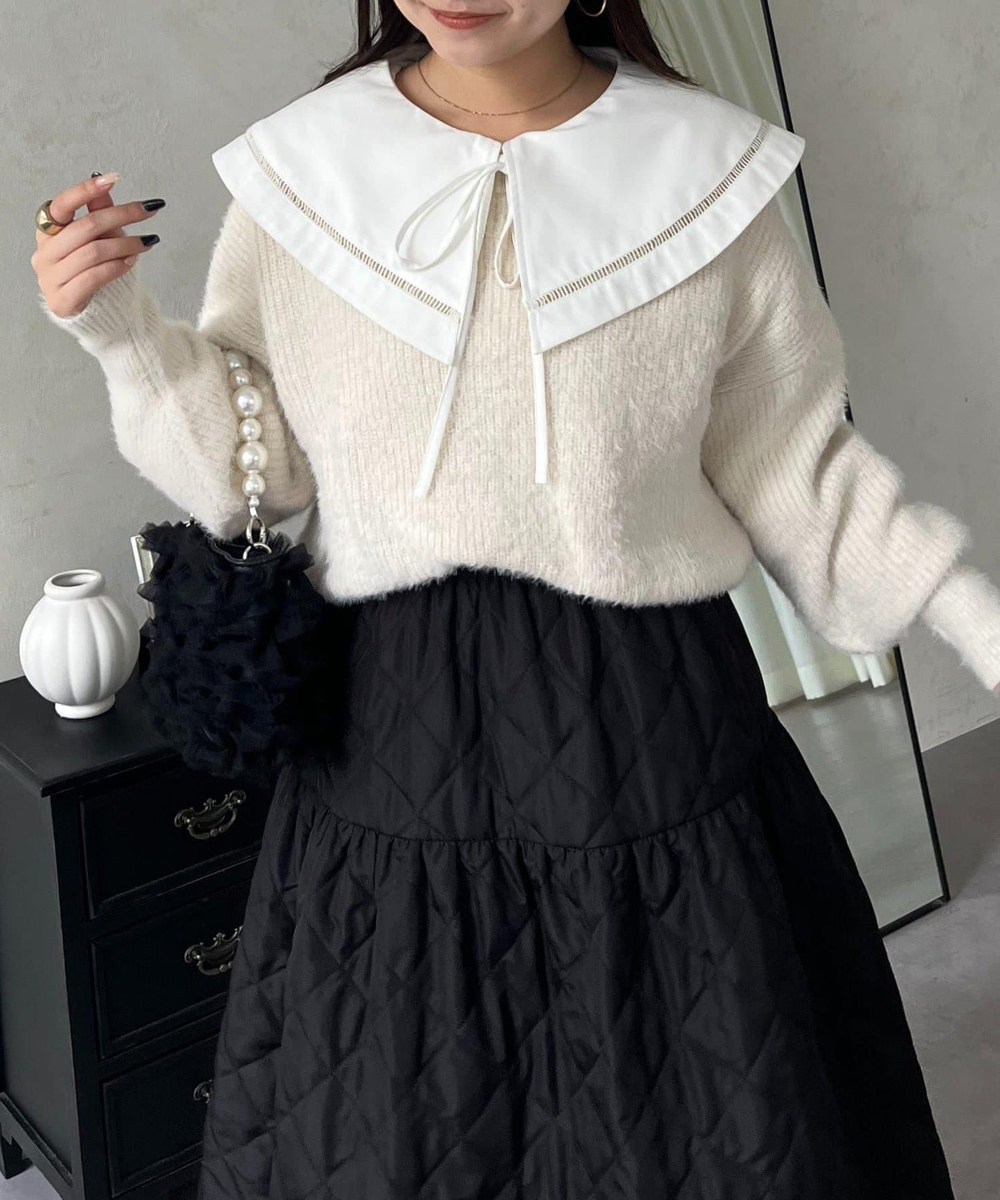 背部金屬裝飾船領長毛針織衫