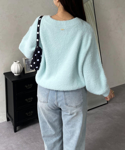 背部金屬裝飾船領長毛針織衫