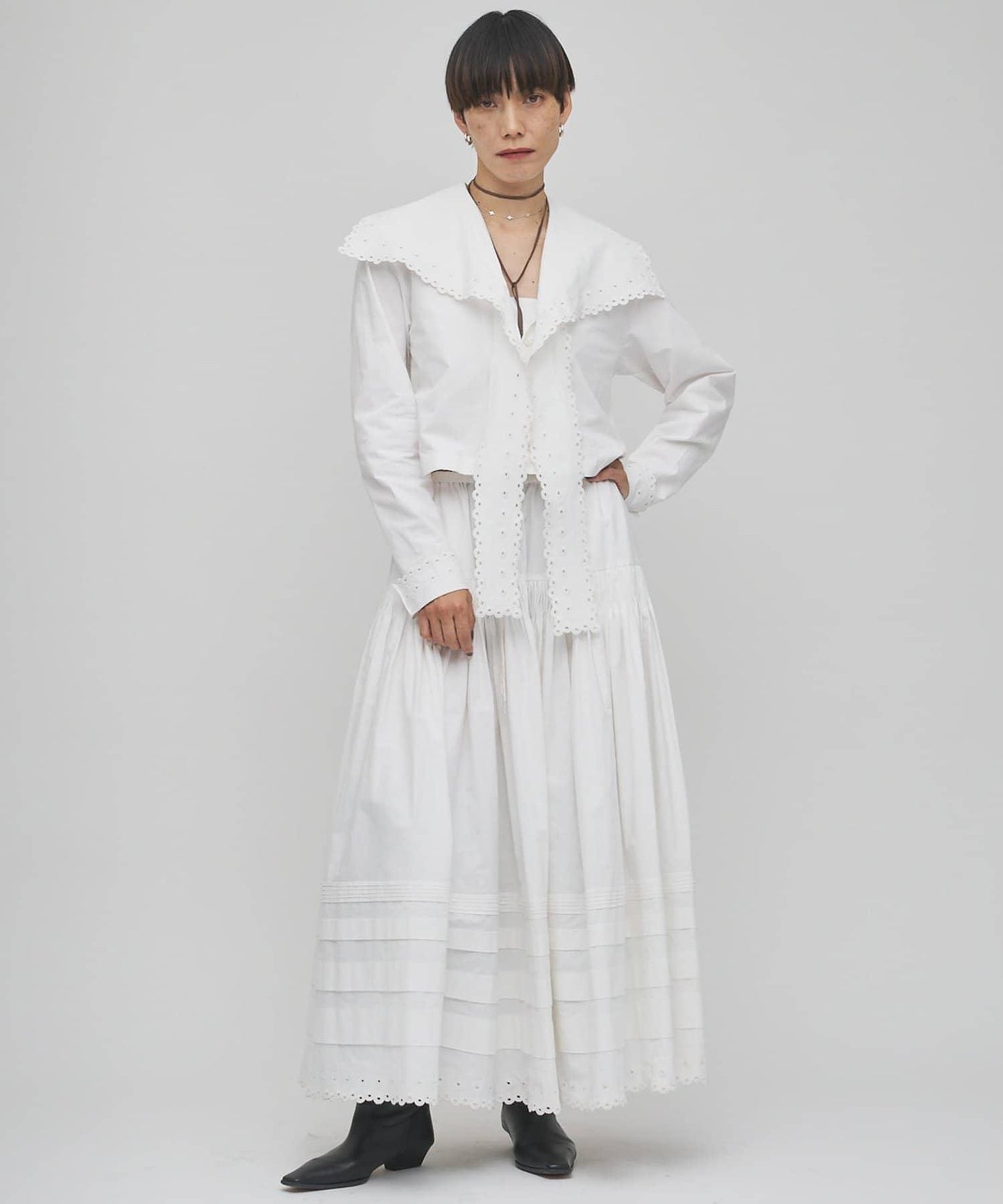 【GEMINI】波浪邊刺繡半身裙