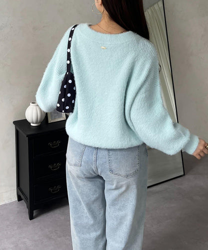 背部金屬裝飾船領長毛針織衫