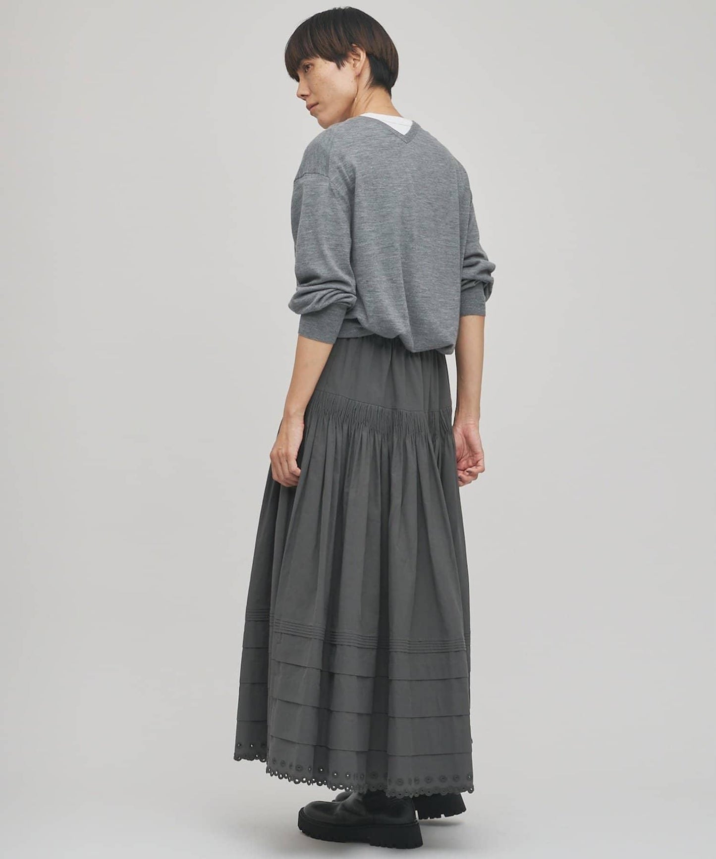 【GEMINI】波浪邊刺繡半身裙