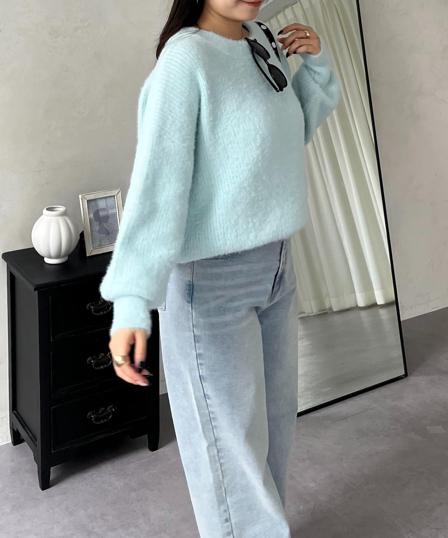 背部金屬裝飾船領長毛針織衫