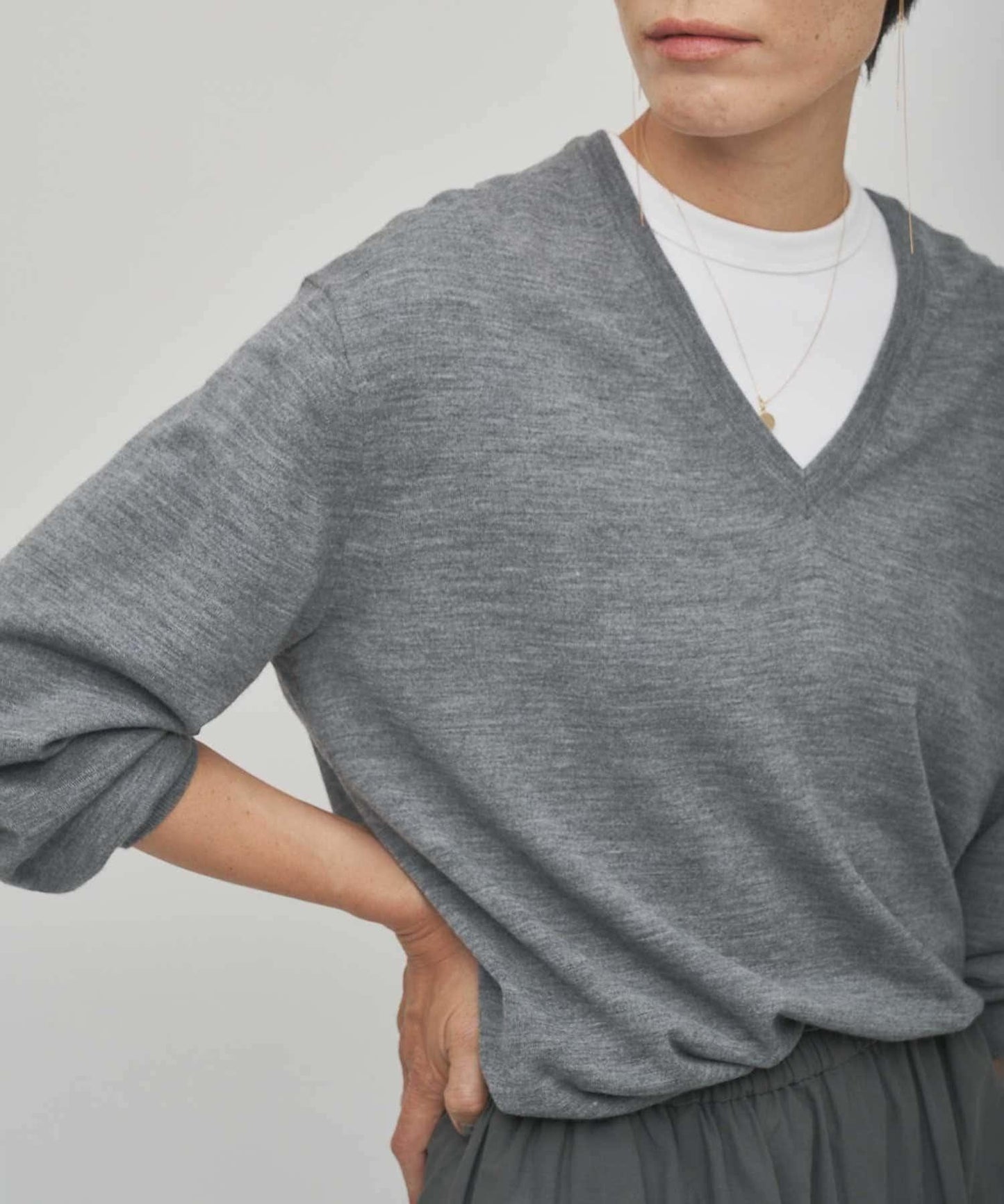 【GEMINI】高密度V領針織套頭衫