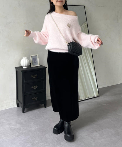 背部金屬裝飾船領長毛針織衫