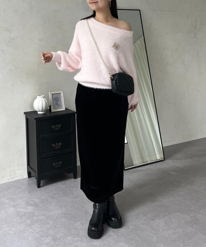 背部金屬裝飾船領長毛針織衫
