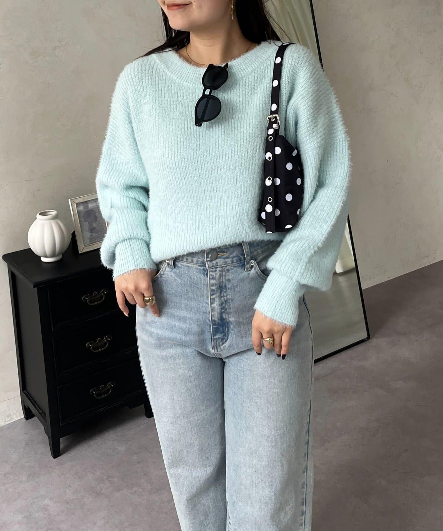 背部金屬裝飾船領長毛針織衫