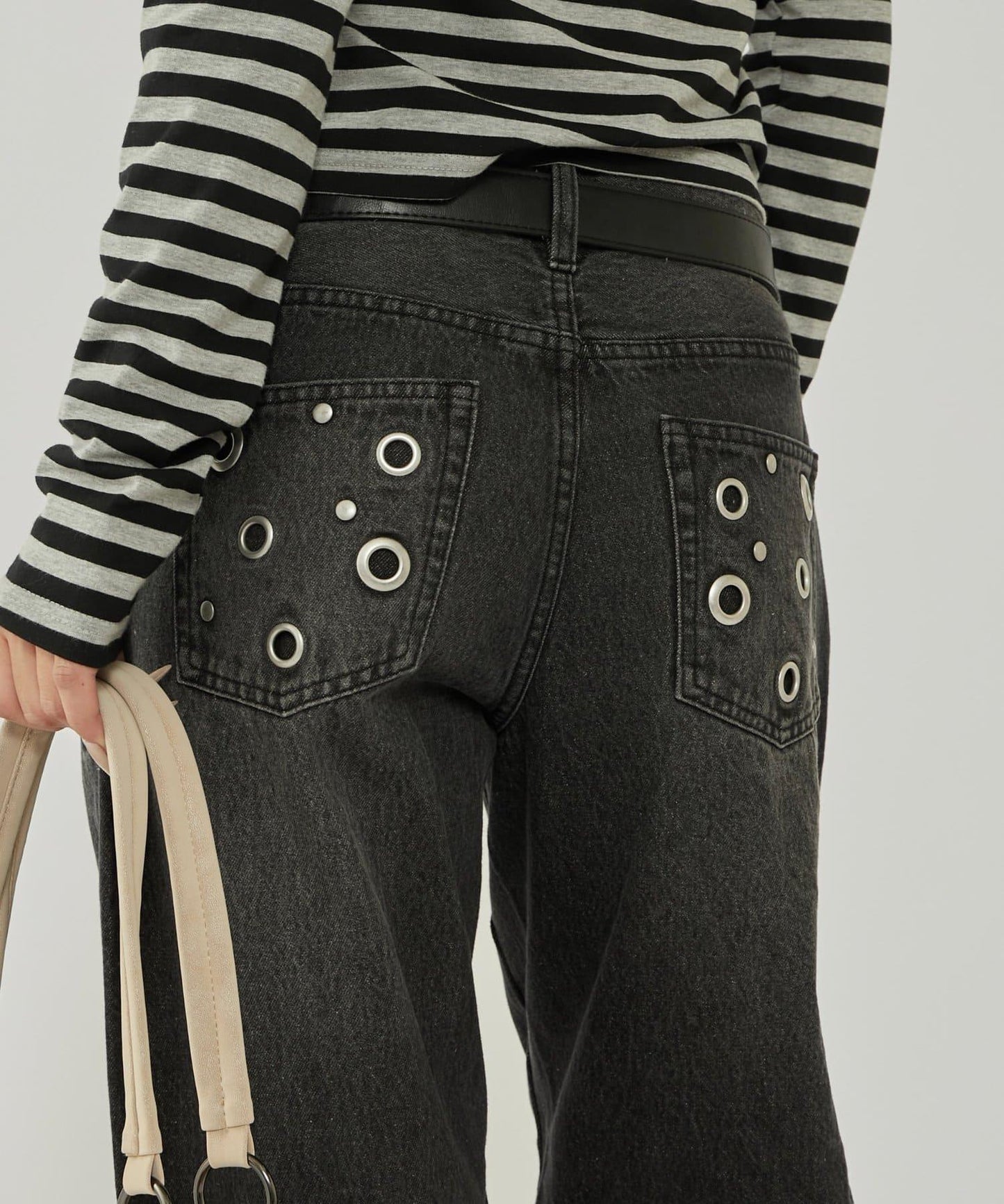 金屬孔眼高腰牛仔褲