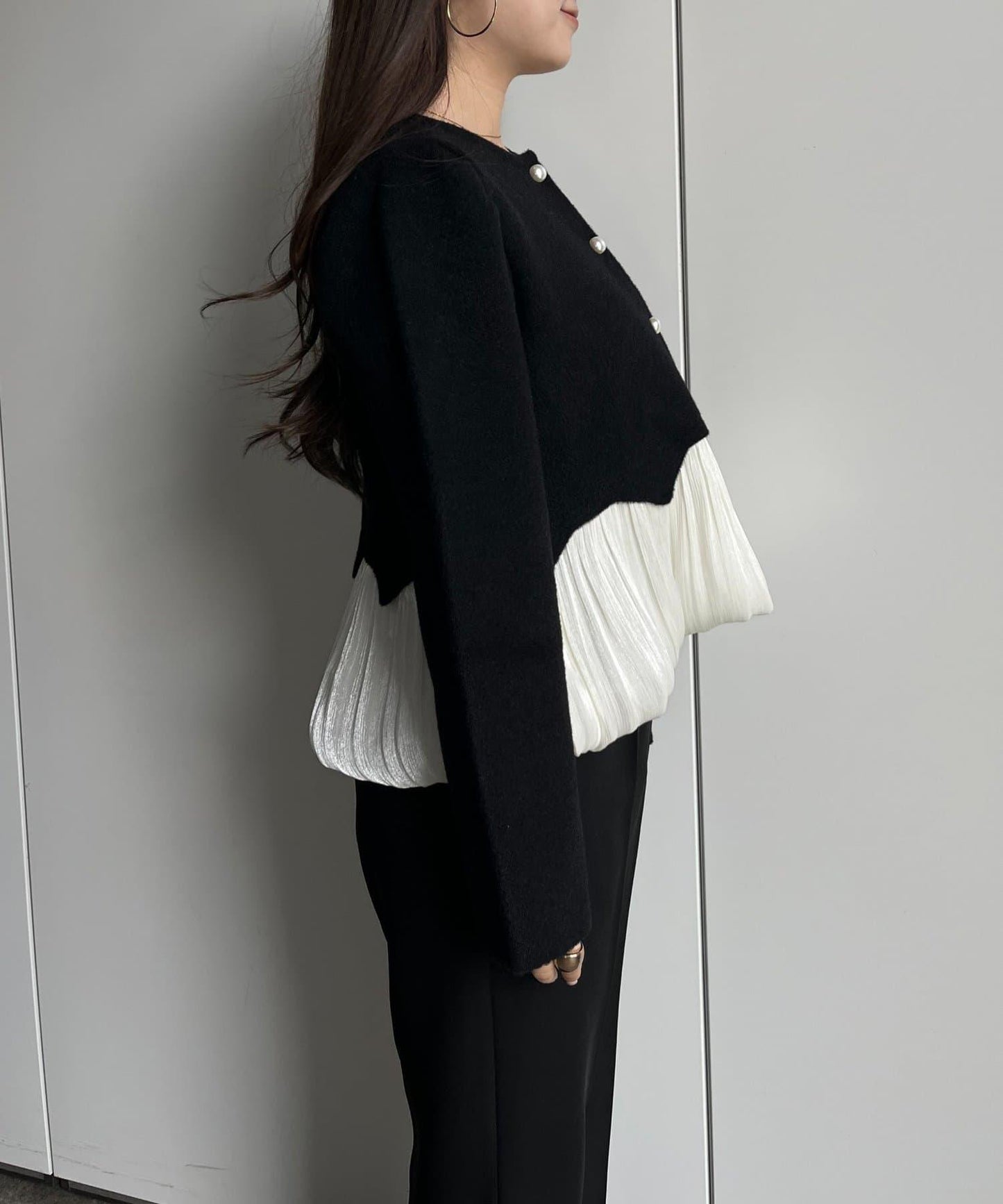 下襬氣球珍珠紐扣拼接荷葉邊針織衫