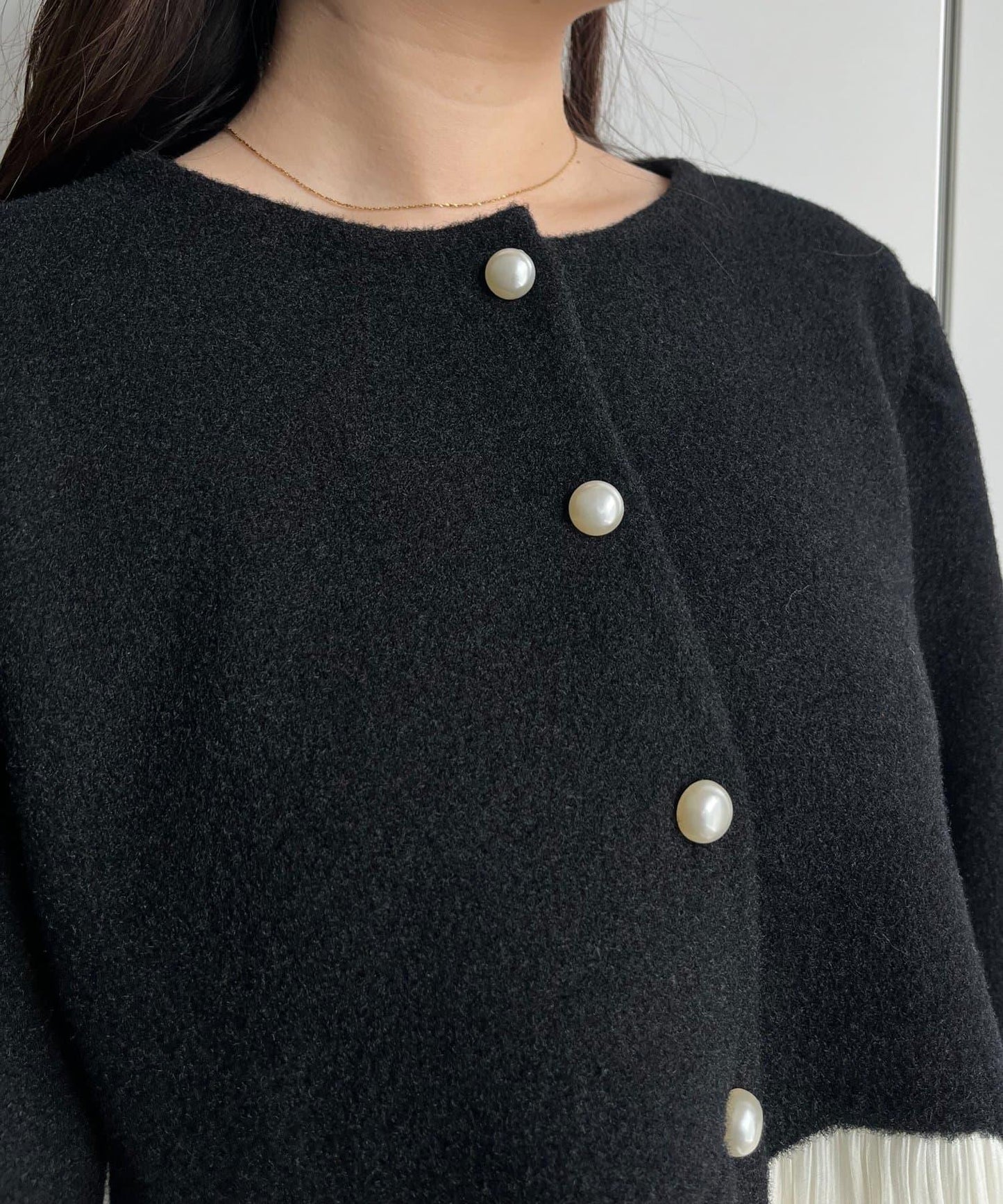 下襬氣球珍珠紐扣拼接荷葉邊針織衫