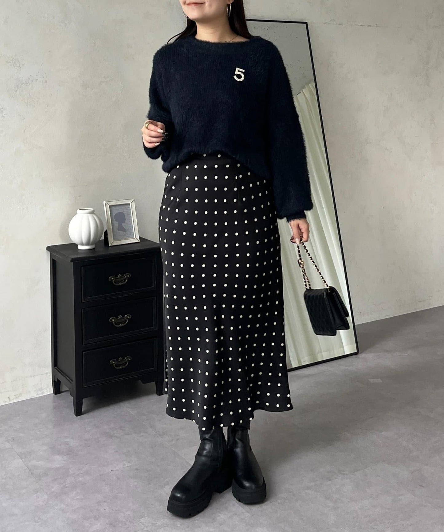 緞面波點斜裁半身裙