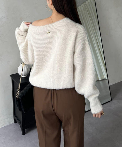 背部金屬裝飾船領長毛針織衫