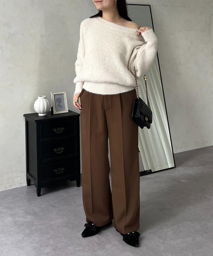 背部金屬裝飾船領長毛針織衫