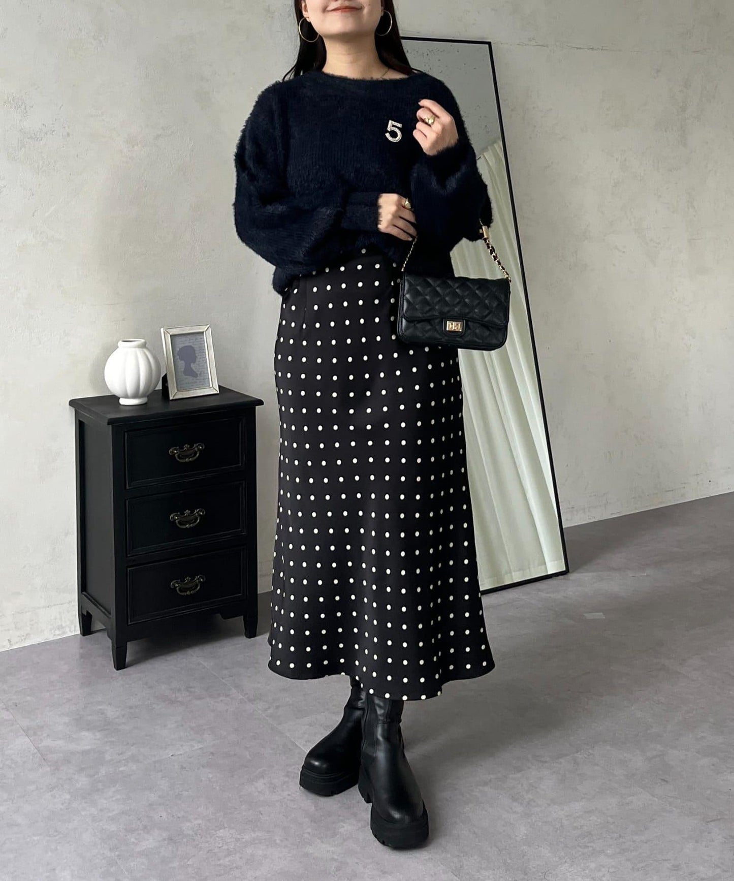 緞面波點斜裁半身裙