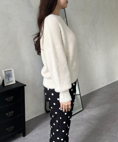 背部金屬裝飾船領長毛針織衫