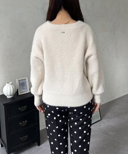 背部金屬裝飾船領長毛針織衫