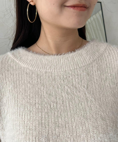 背部金屬裝飾船領長毛針織衫