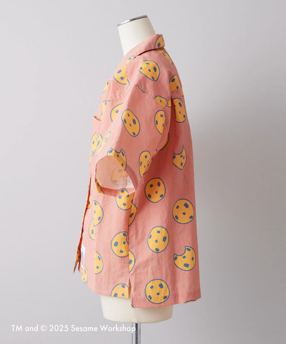 【SESAME STREET】防潑水聯名餅乾圖案短袖襯衫