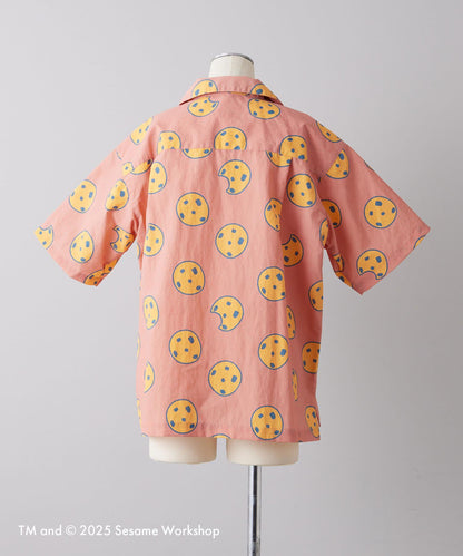 【SESAME STREET】防潑水聯名餅乾圖案短袖襯衫