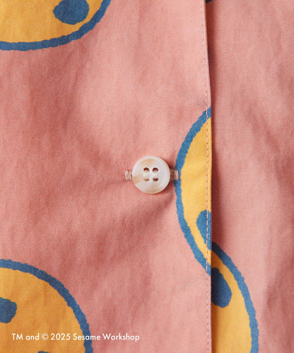 【SESAME STREET】防潑水聯名餅乾圖案短袖襯衫