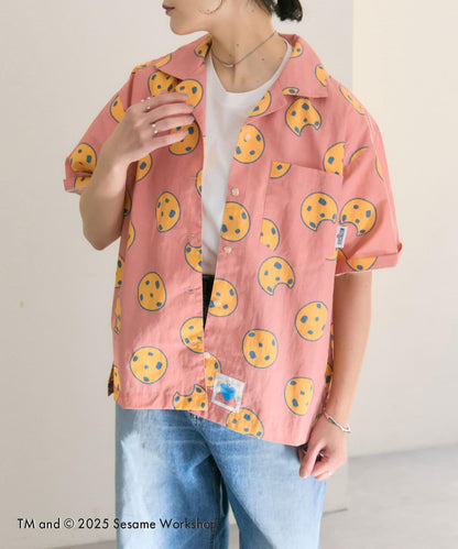 【SESAME STREET】防潑水聯名餅乾圖案短袖襯衫