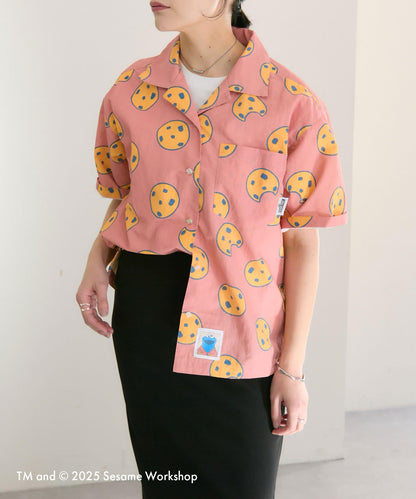 【SESAME STREET】防潑水聯名餅乾圖案短袖襯衫