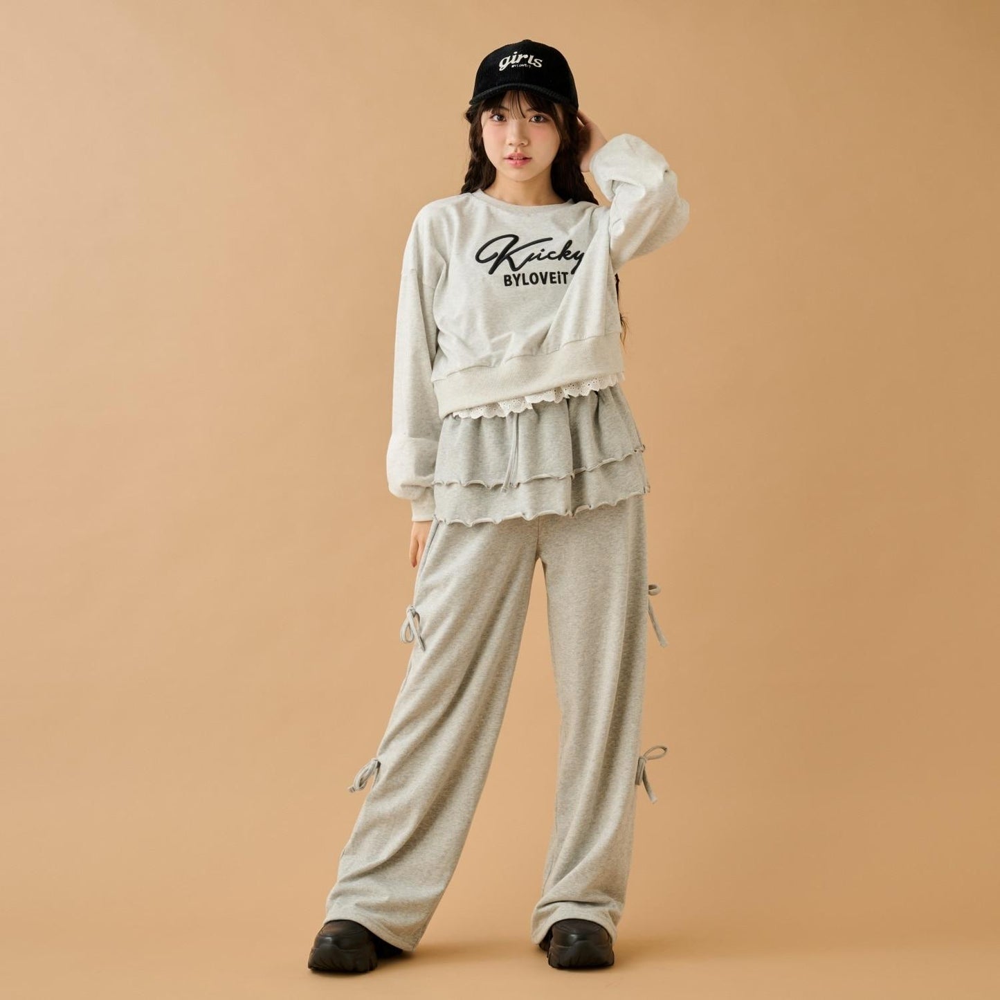 下襬蕾絲套頭衫