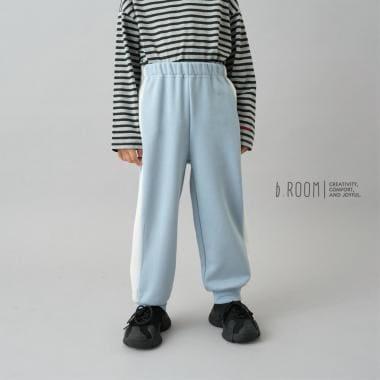 【日常標準服飾系列】【吸水速幹】寬鬆版型側邊條紋衛褲