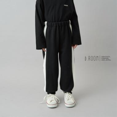 【日常標準服飾系列】【吸水速幹】寬鬆版型側邊條紋衛褲