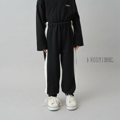 【日常標準服飾系列】【吸水速幹】寬鬆版型側邊條紋衛褲