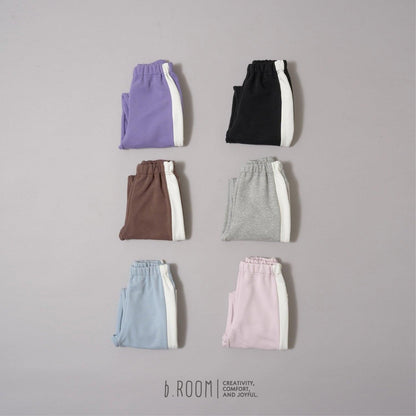 【日常標準服飾系列】【吸水速幹】寬鬆版型側邊條紋衛褲