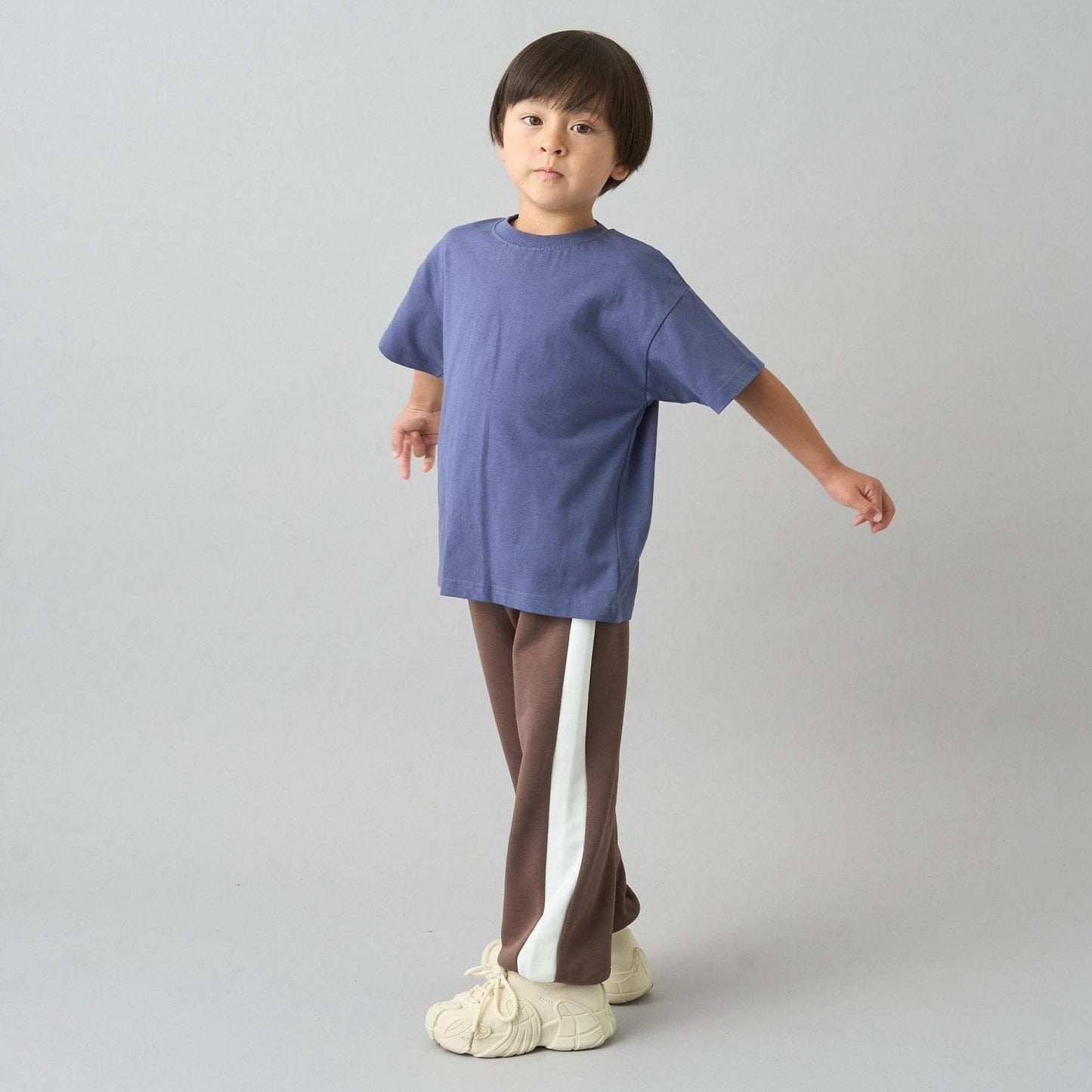 【日常標準服飾系列】【吸水速幹】寬鬆版型側邊條紋衛褲