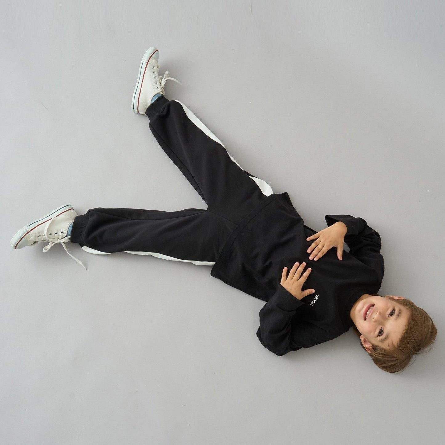 【日常標準服飾系列】【吸水速幹】寬鬆版型側邊條紋衛褲