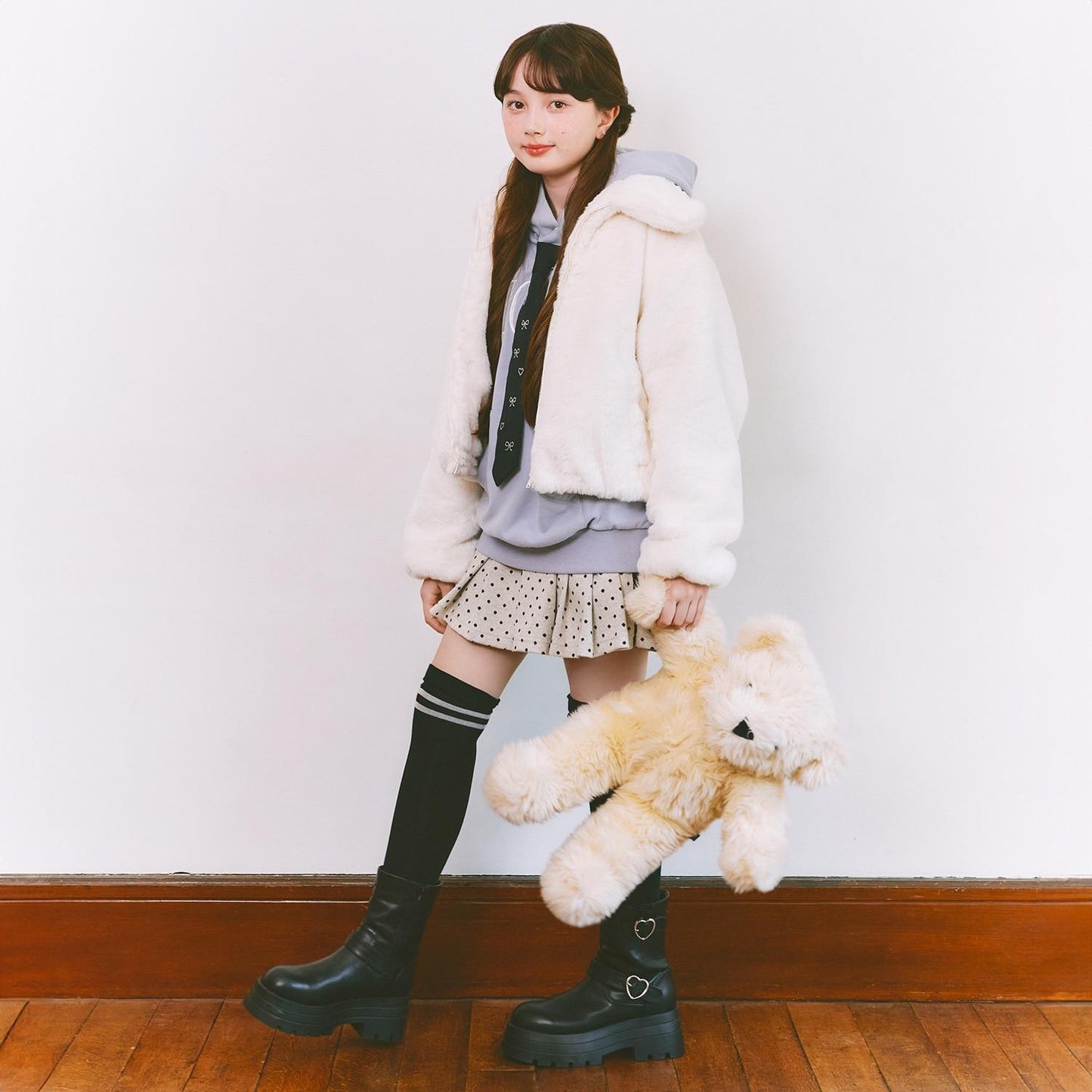 配飾領帶連帽寬鬆衛衣