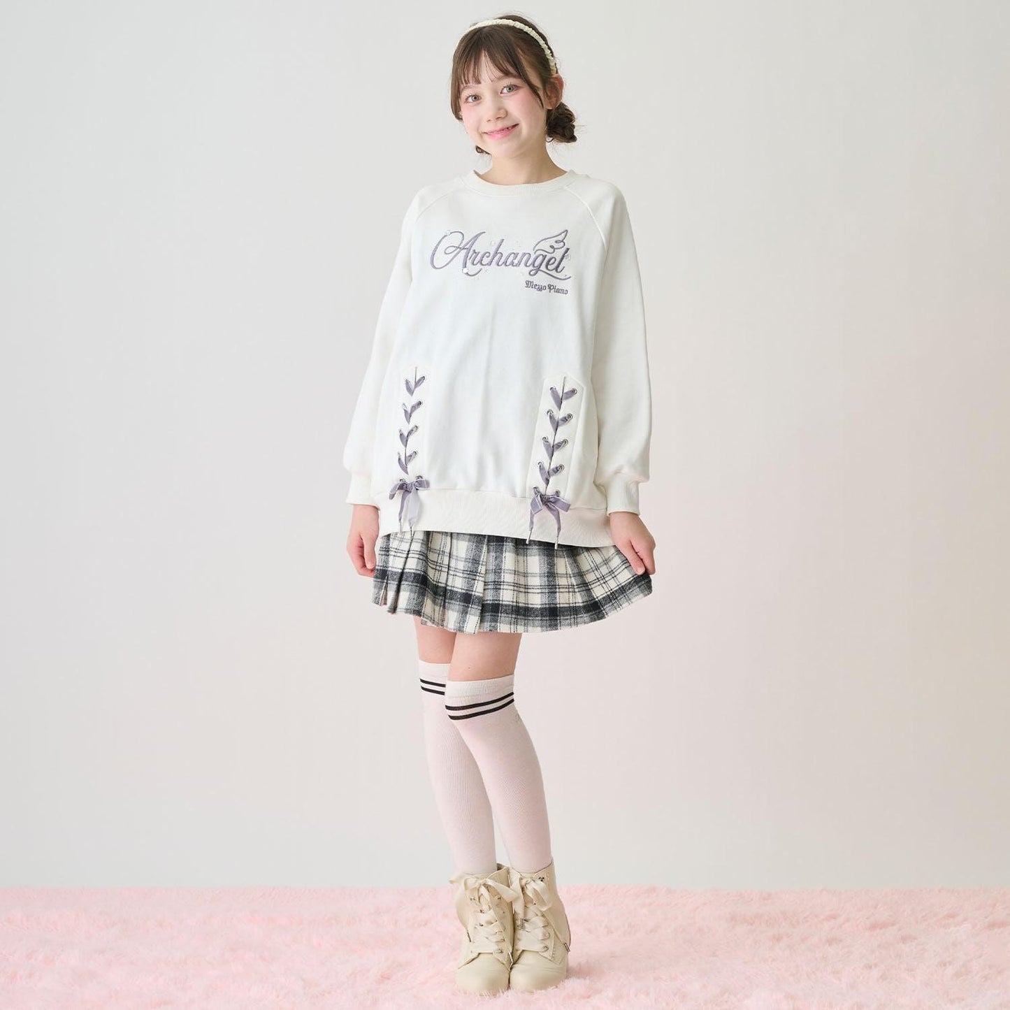 蕾絲拼接水鑽標誌衛衣