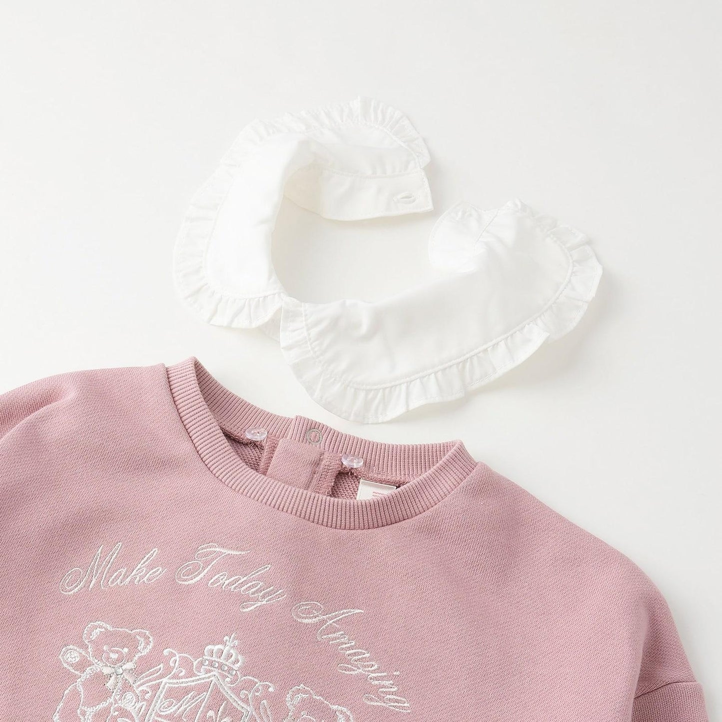 【人氣商品】【直營店無售】學院風刺繡翻領衛衣