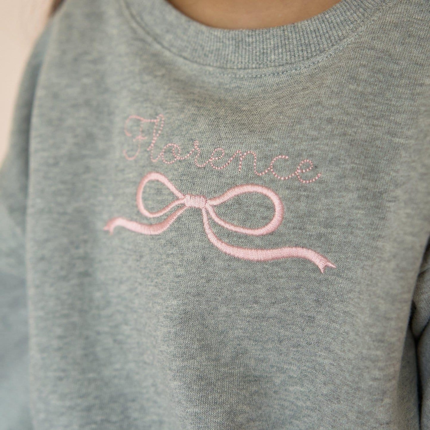 【毛球拜拜裡毛】蝴蝶結刺繡衛衣