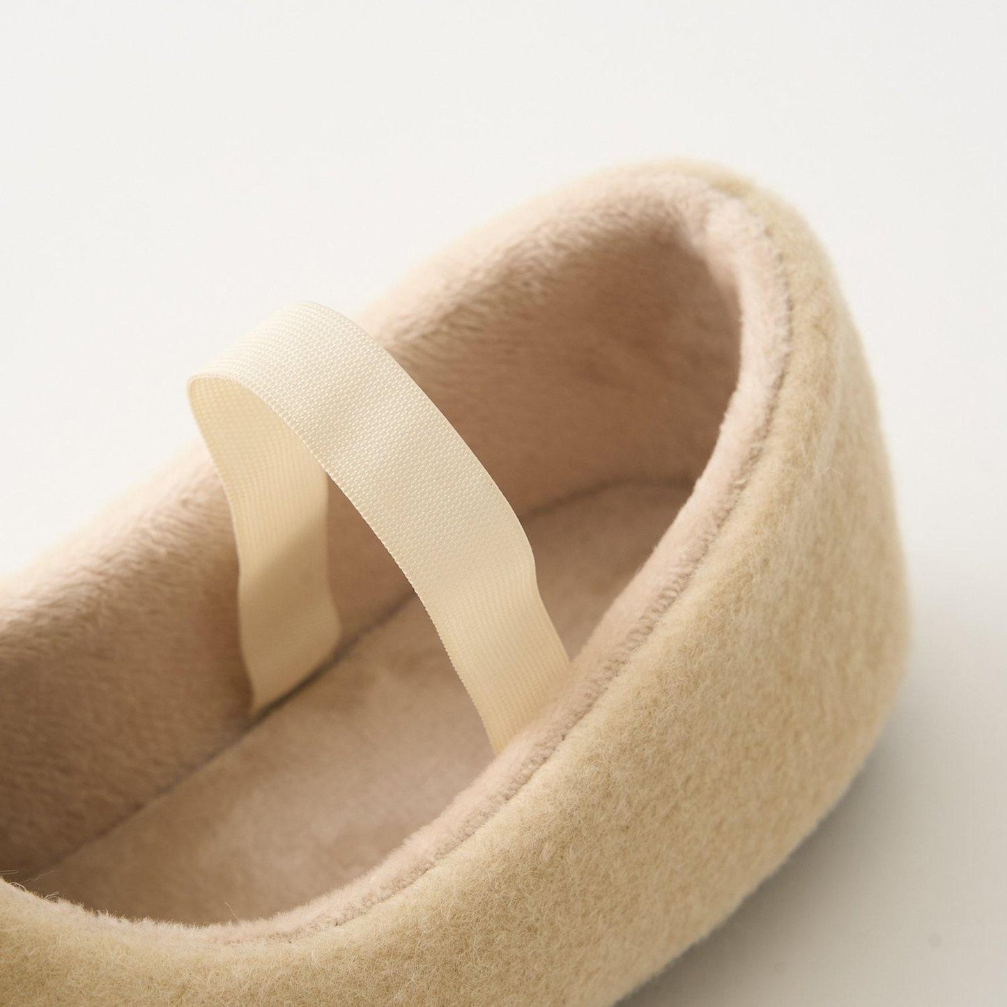 帶毛球裝飾芭蕾鞋