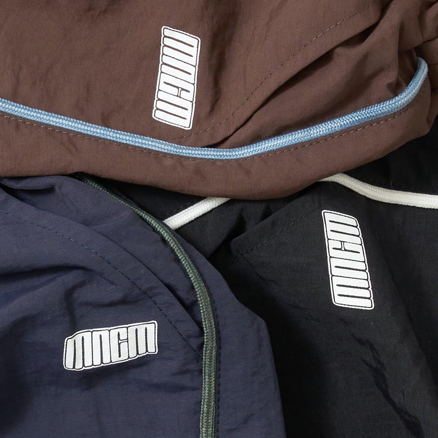 【MNCM】【可成套搭配】側邊條紋運動長褲