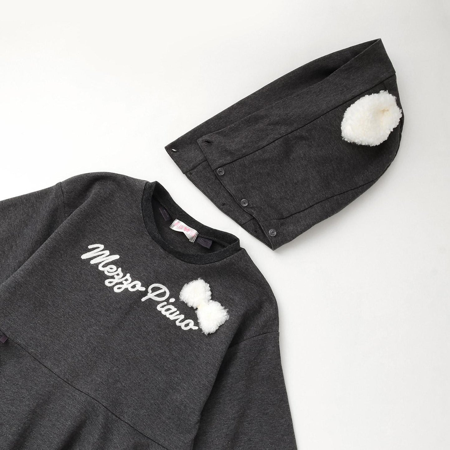 帶貴賓犬掛飾連帽連衣裙