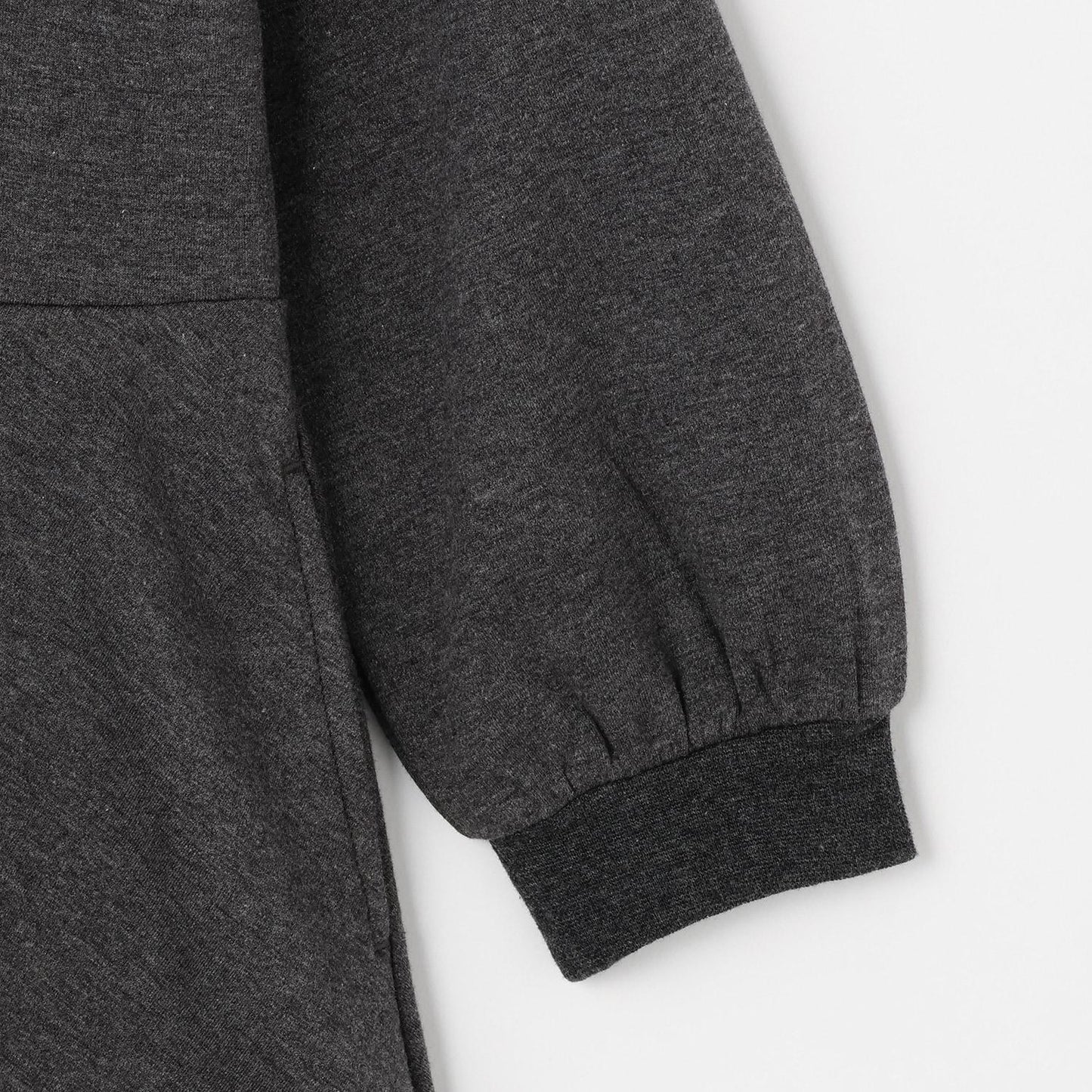 帶貴賓犬掛飾連帽連衣裙