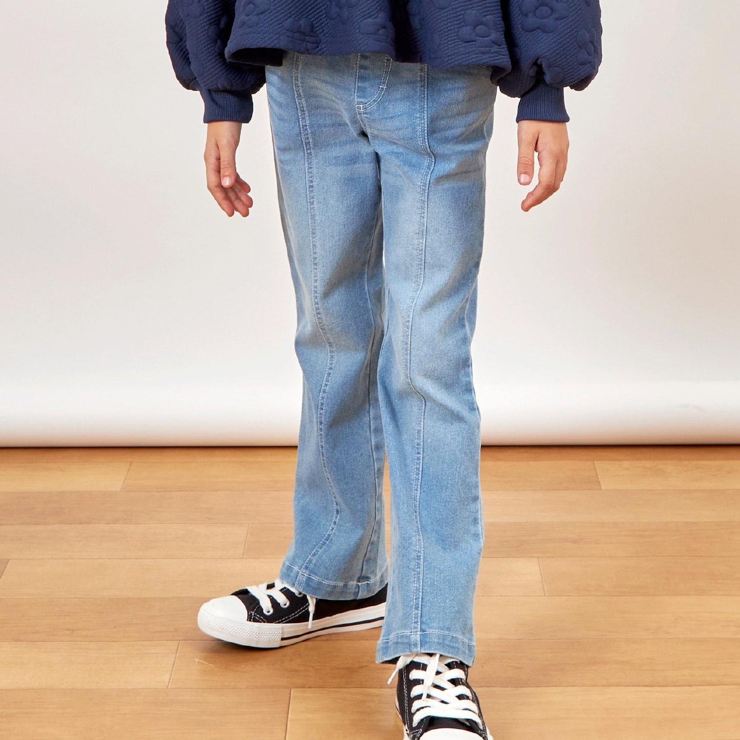 高腰微喇叭彈力牛仔褲