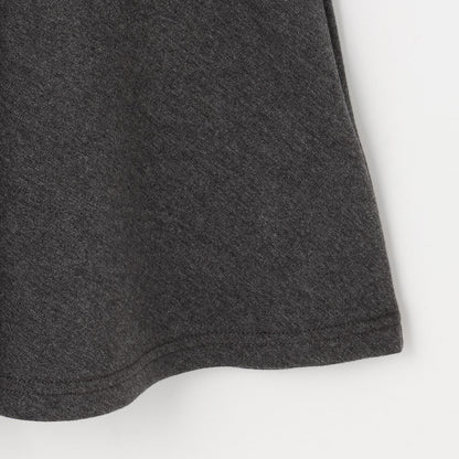 帶貴賓犬掛飾連帽連衣裙