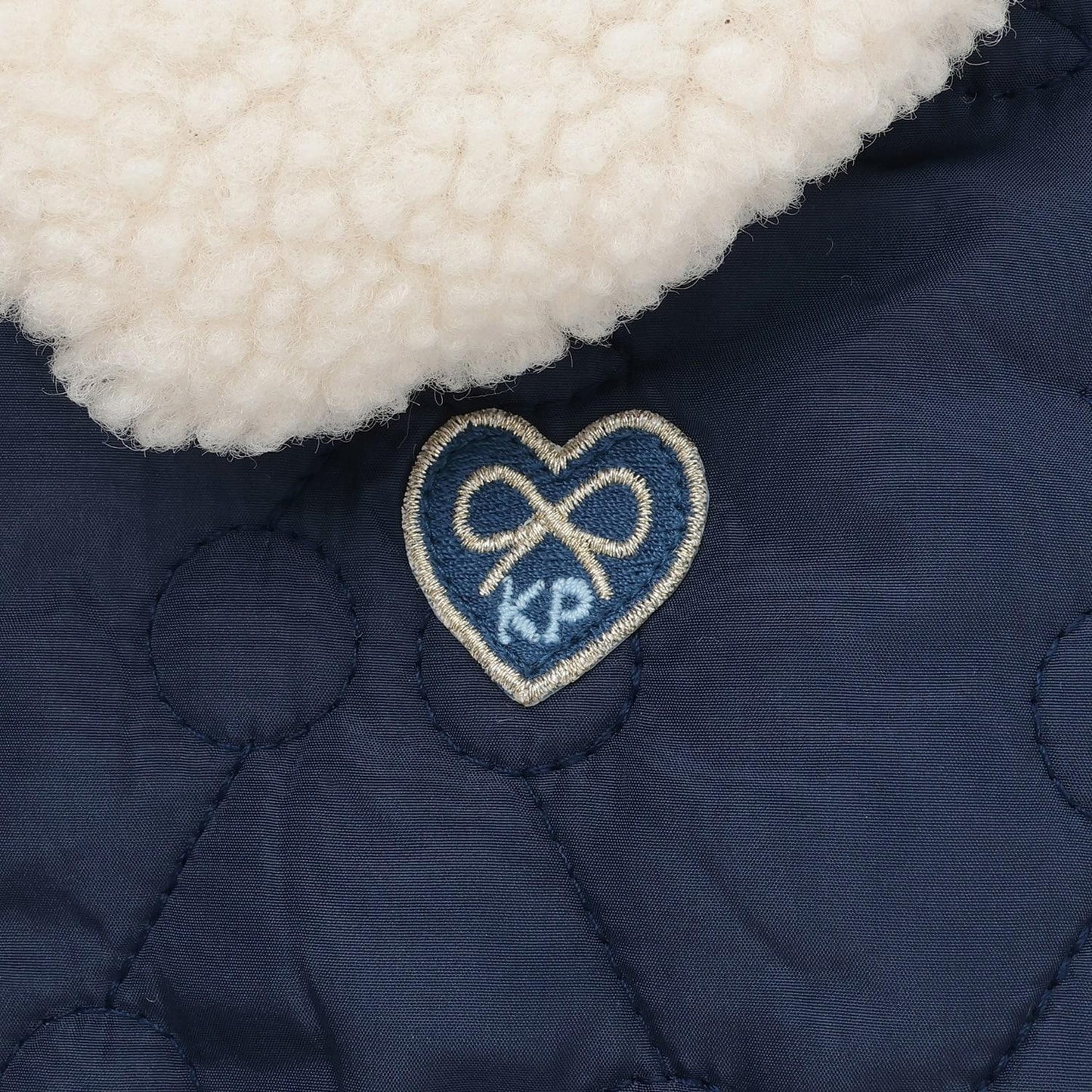 羊羔絨領櫻桃絎縫塔夫綢夾克