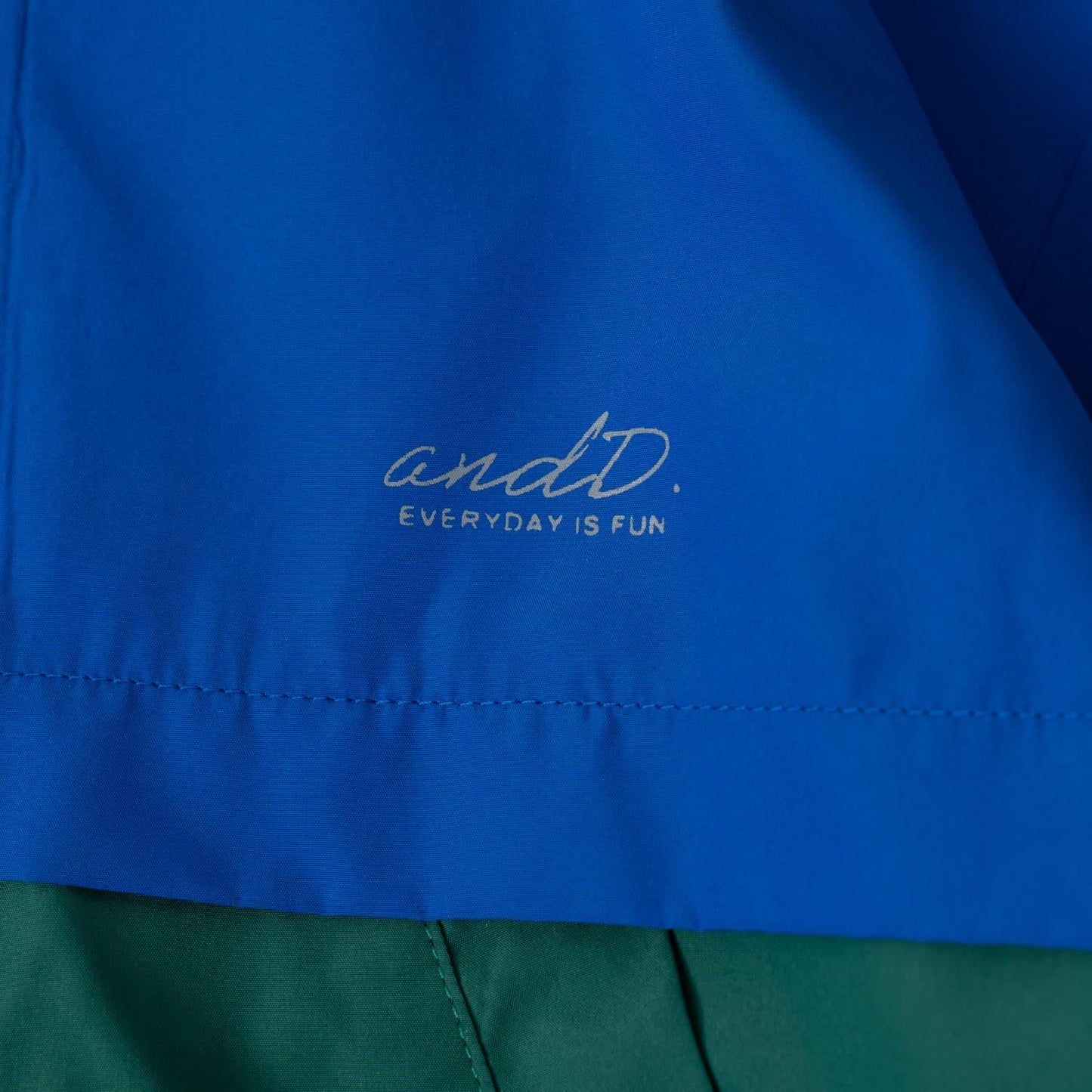 【防潑水處理】拼色防風夾克