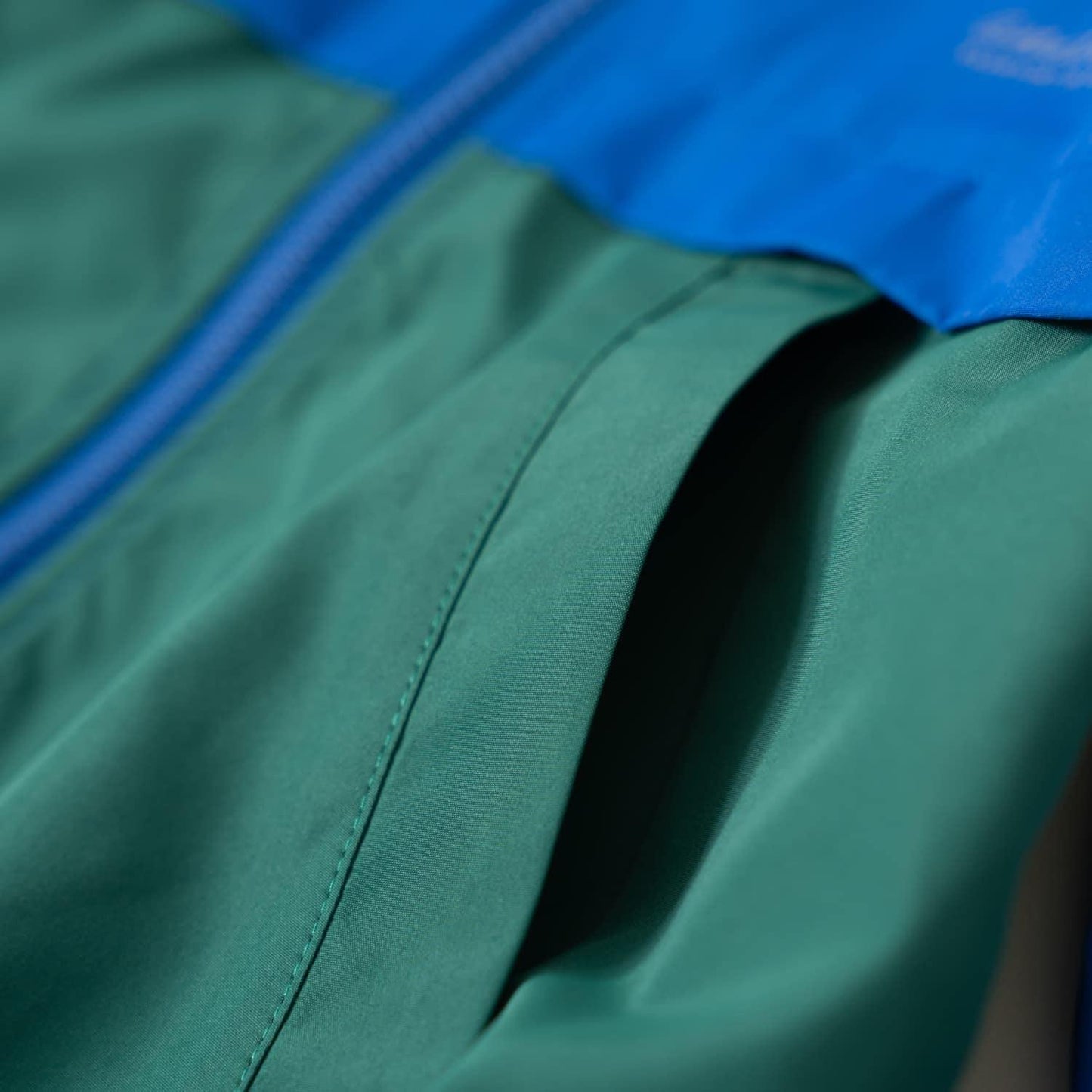 【防潑水處理】拼色防風夾克