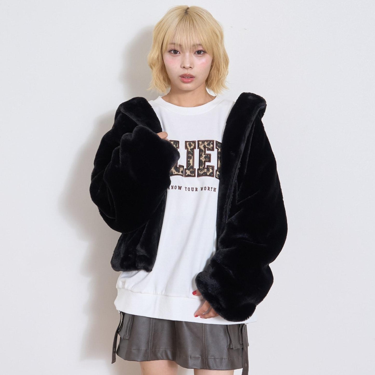 【LTXC】圖案標誌貼布寬鬆衛衣