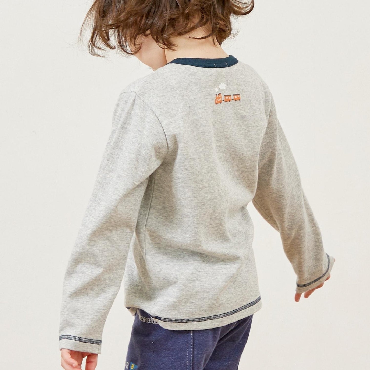 電車刺繡拼接長袖T恤