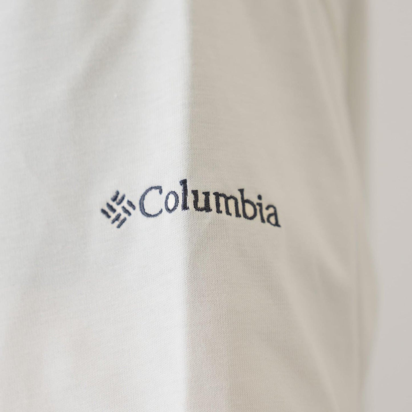 【Columbia】Dad背面印花長袖T恤